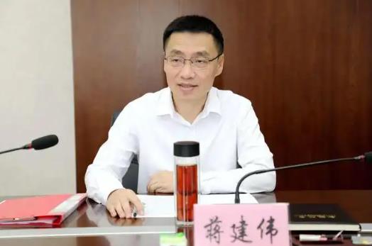 蔣建偉簡歷：貴港市委常委、紀(jì)委書記蔣建偉，曾任廣西醫(yī)科大學(xué)紀(jì)委書記