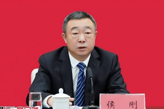 侯剛?cè)文蠈幨虚L(zhǎng)，廖立勇不再擔(dān)任南寧市委副書記、市人民政府市長(zhǎng)職務(wù)