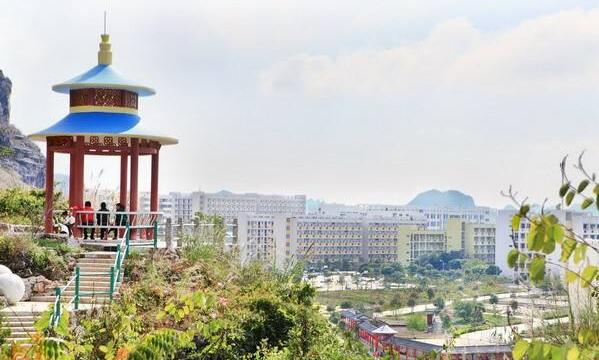 廣西城市職業大學校園環境圖片
